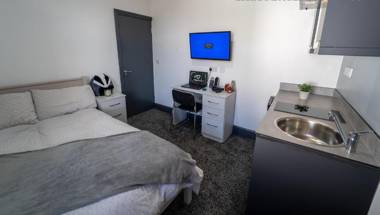 Impeccable 1-Bed Studio in Birmingham