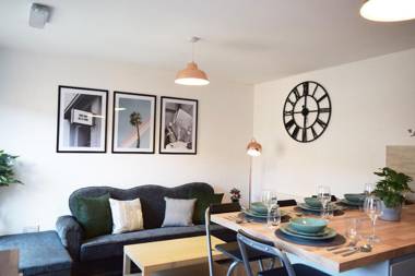 Watermill Close