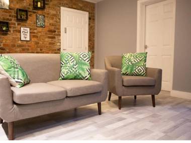 The Cavern Apartment @ Liver House