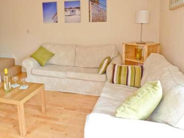 15 Forest Park Lodges