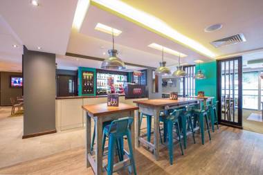 Premier Inn Banbury (M40 J11)