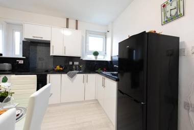 PREMIER - Garfield Apartment