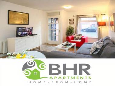 In City Centre / Parking / Private Entrance