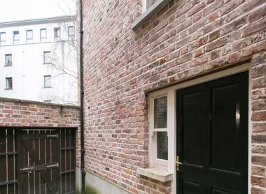 Malone Place Apartment