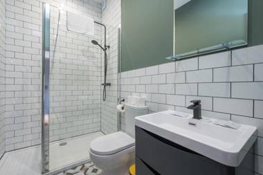 Central Belfast Apartments: University Street