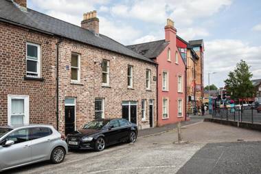 Malone Crescent Apartment