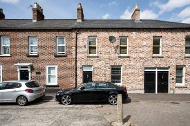 Malone Crescent Apartment