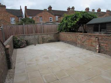 The Salisbury I Self-contained Large Executive House with Great Living Space & Courtyard