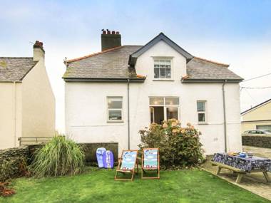 Min Y Mor Trearddur Bay