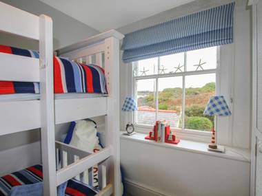 Min Y Mor Trearddur Bay