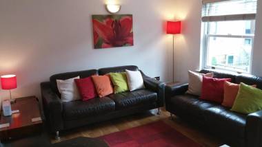 The Bath House Apartments - Free 1st breakfast - FREE parking