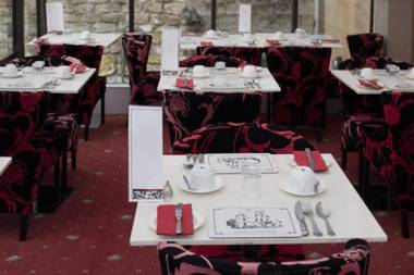 Wentworth House - Free Parking