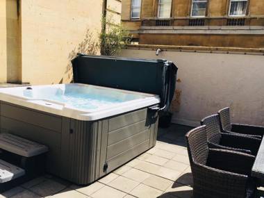 Dream Stays Bath - Trim Street (Hot tub)