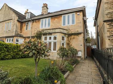 33 Crescent Gardens Bath