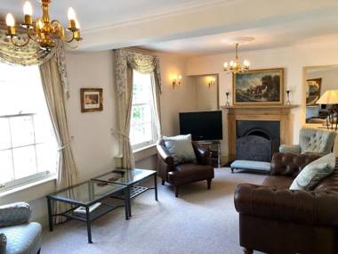 Lansdown Slope Townhouse - Elegant 5 Bedrooms near Assembly Rooms