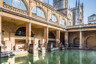 Thomas Street Townhouse - 4 Bedrooms & Courtyard Garden