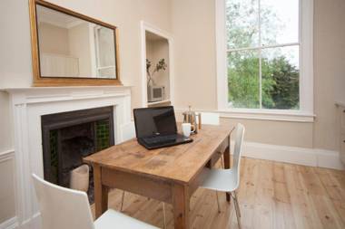 Garden Apartment - 11 Southcot Place