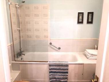 Dressmakers Salon - Unique 3 Bedroom in Gothic Villa