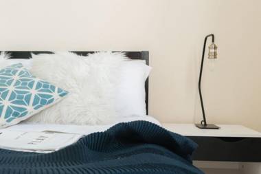 The Lapis Lounge - Large 3BDR House at River Avon