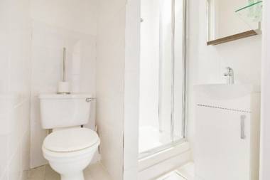 The Hive House - Large Light-Flooded 6BDR Townhouse