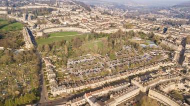 The Hive House - Large Light-Flooded 6BDR Townhouse