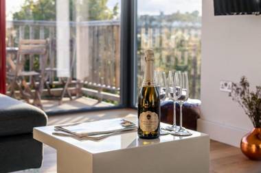 Stunning 5 Bedroom Home with Garden Panoramic View