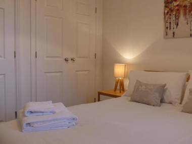 St Raphael House City Centre Charming Apartments