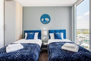 Basildon - Dwellers Delight Living Ltd Serviced Accommodation 2 Bedroom Penthouse with Free Wifi & secure parking