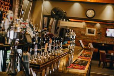 The Duke of Edinburgh Hotel & Bar