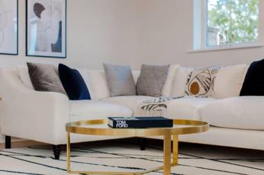 The Sparkford Gardens - Lovely 2BDR with Balcony