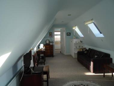 The Newnham White House