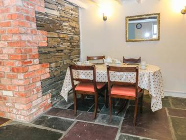 The Little White House Bala