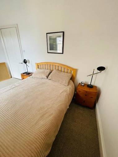 Charming 2-Bedroom Apartment Located in Ayr