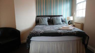 The Three Horseshoes