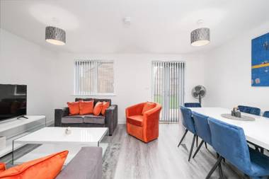 Modern 5 Bedroom 3 Bathroom House Aylesbury 