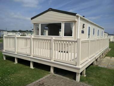 Amazing and Huge Private 8 Berth Caravan on Coast
