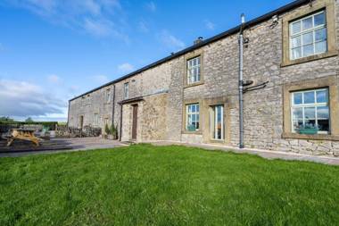 Hulmes Vale House - Sleeps 14 - Peak district