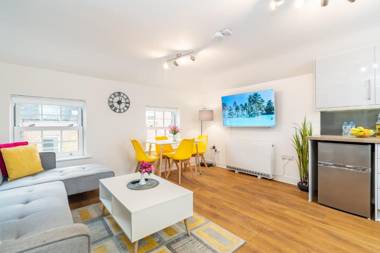 Town Center Apartment With 55'' Smart TV Netflix