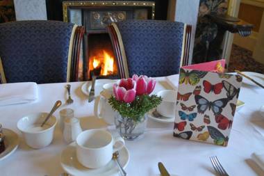 Lands of Loyal hotel