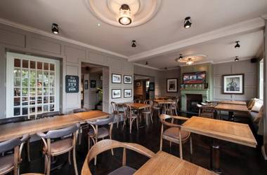 The Bulls Head And Lodge