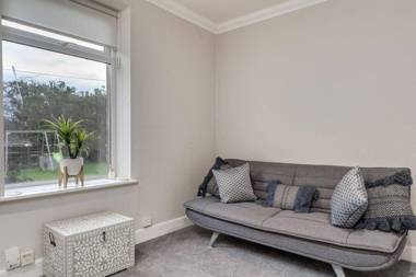 Garden Flat Stylish Modern Flat Near Balloch