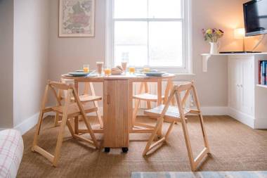 Serendipity an apartment on the high street!