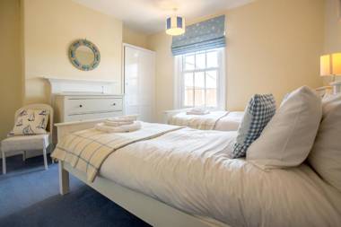 14 Market Cross Place