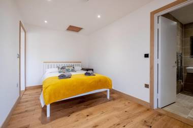 Maple – Three Tuns Apartments