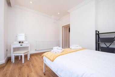 Birch – Three Tuns Apartments