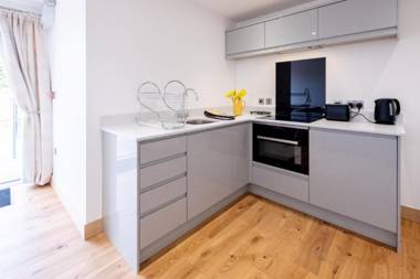 Oak – Three Tuns Apartments