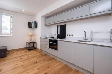 Three Tuns Apartments - Hazel