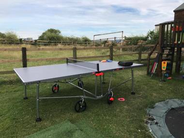 Rew Farm Country & Equestrian Accommodation - Sunrise Lodge