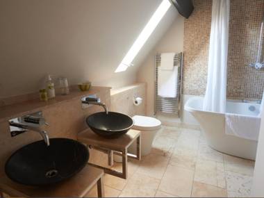 Bear and Ragged Staff