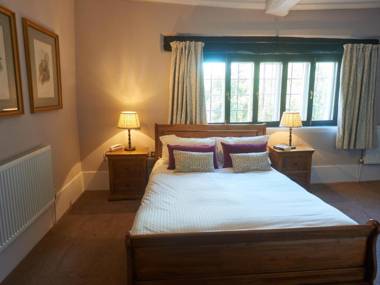 Bear and Ragged Staff